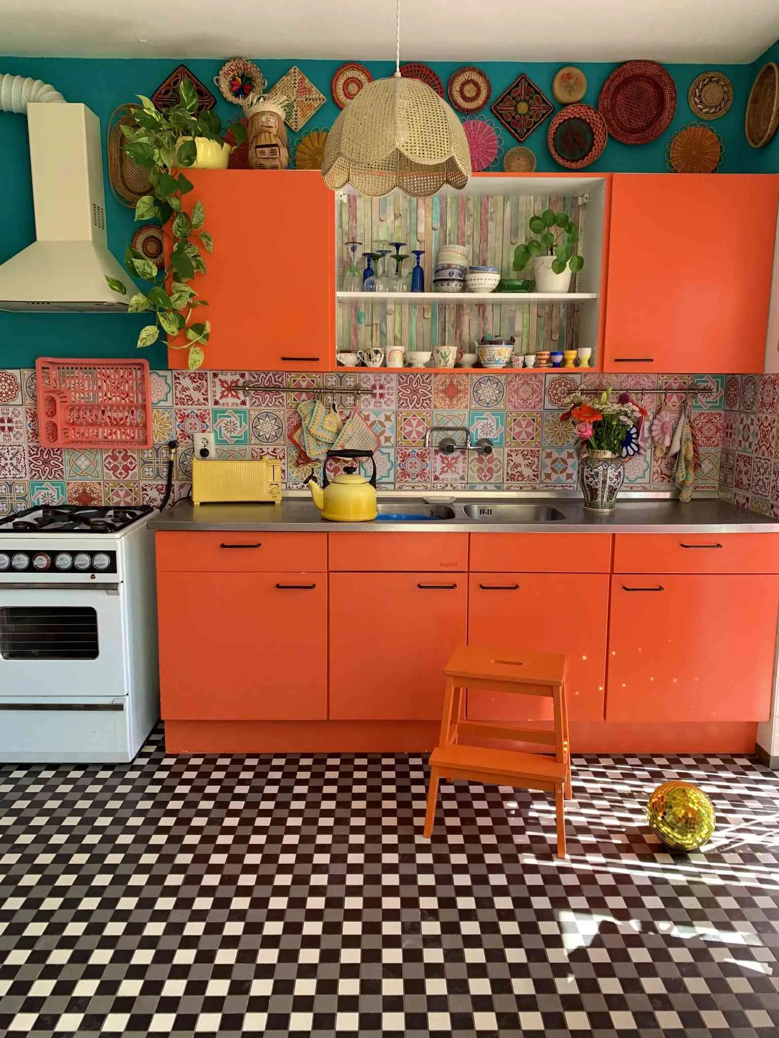 11048 retro orange kitchen