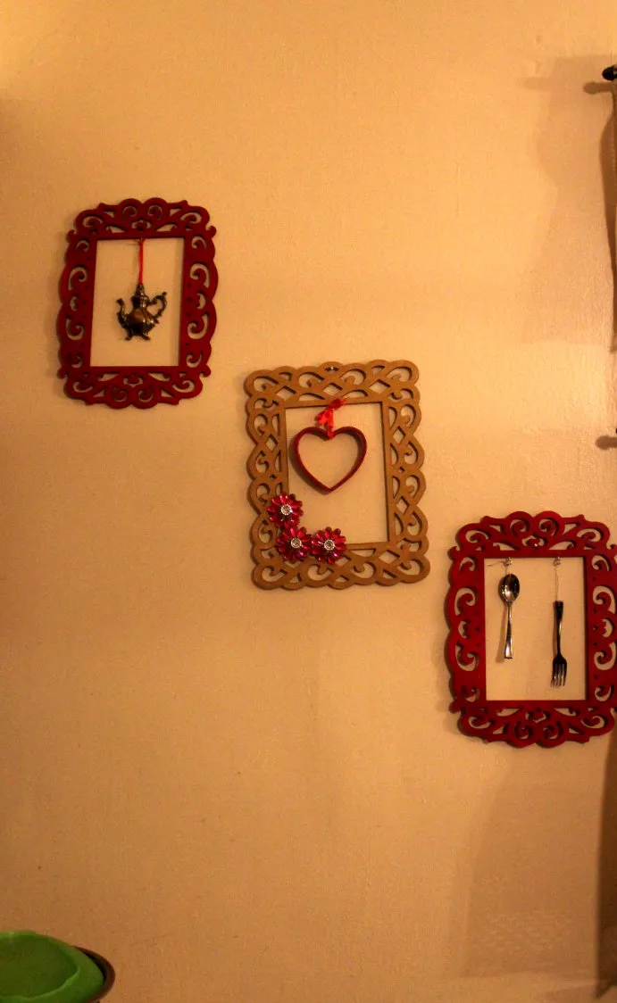 11091 kitchen gallery wall