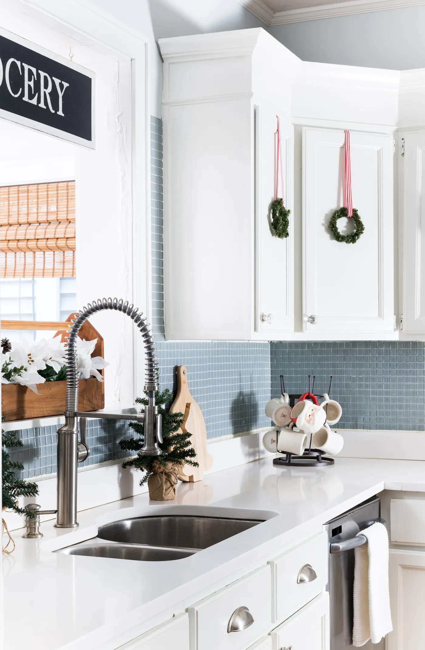 11117 christmas kitchen decor 7