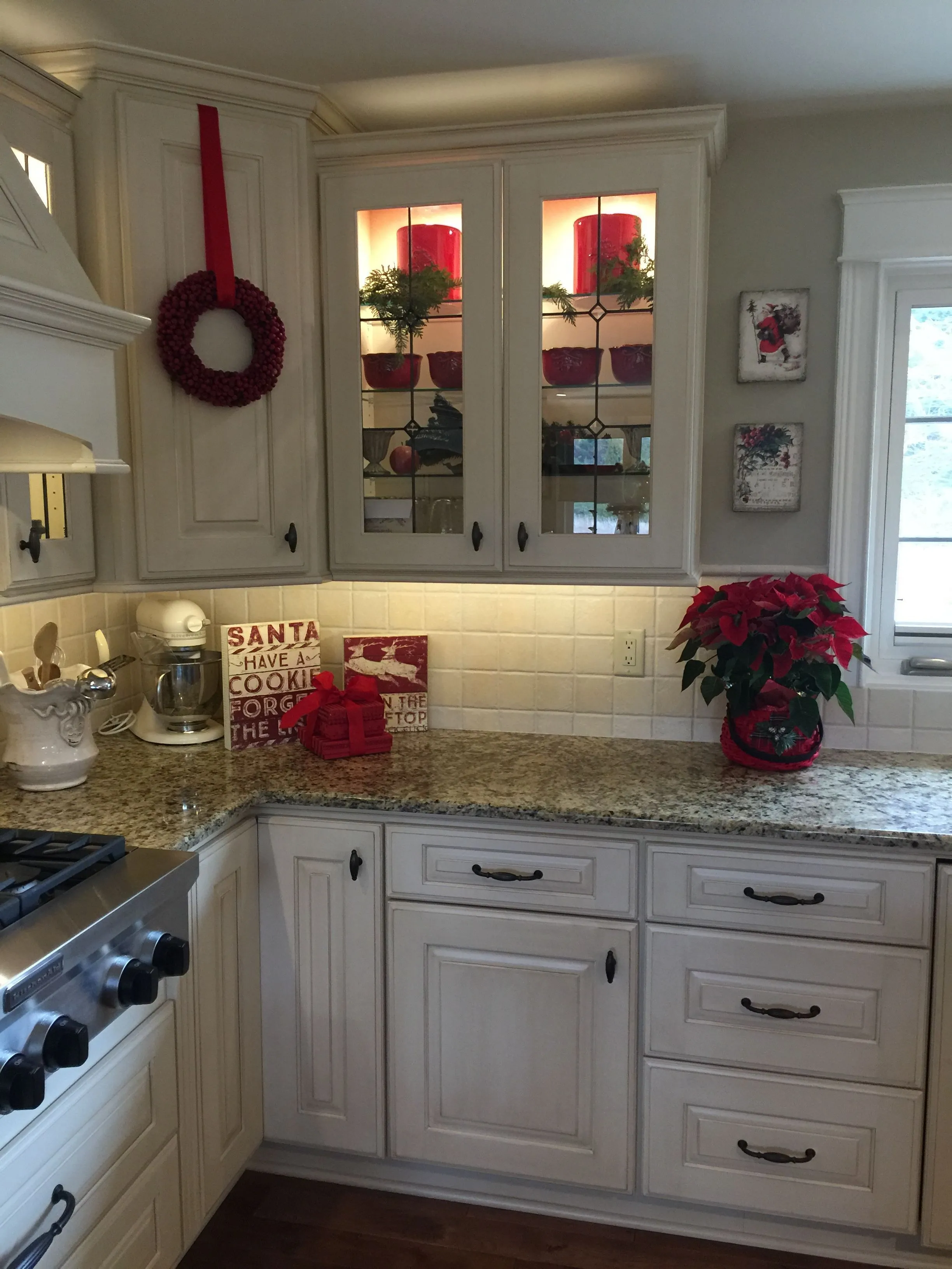 /img/11117-christmas-kitchen-decor-8.webp