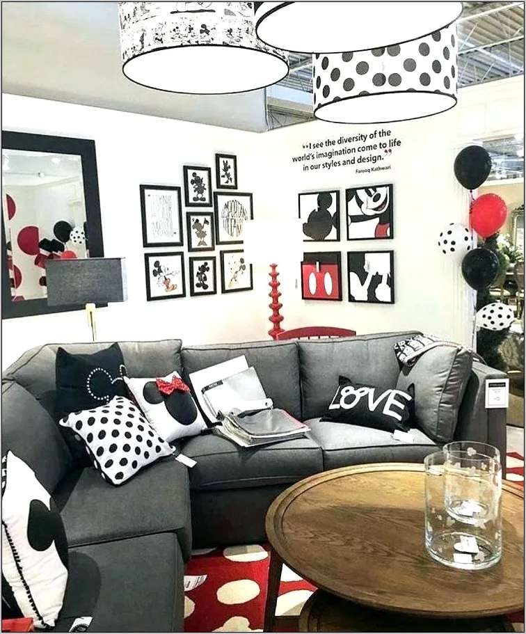 11129 displaying tea sets