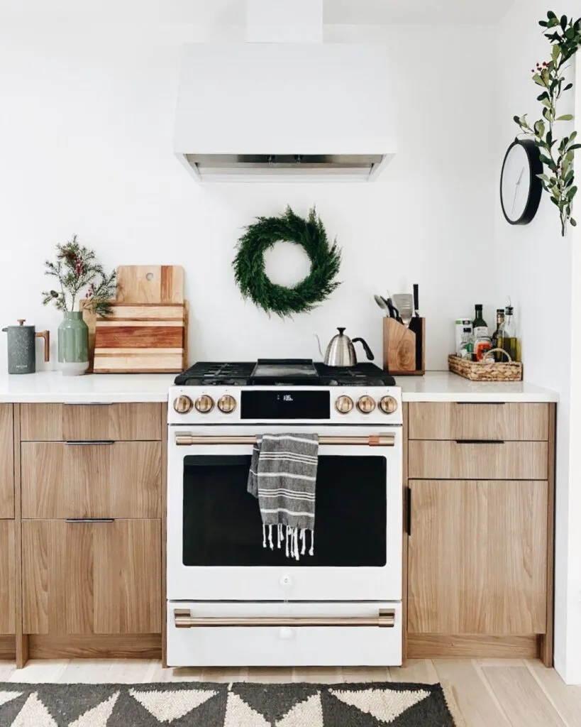 11133 metallic christmas kitchen