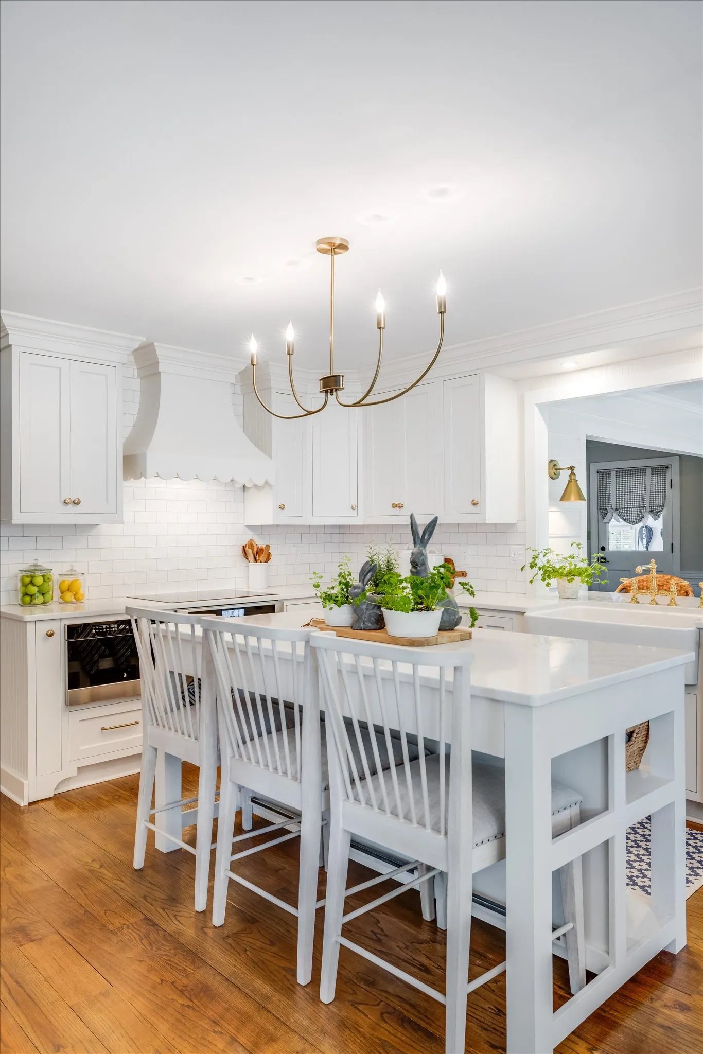 11154 yellow kitchen wall