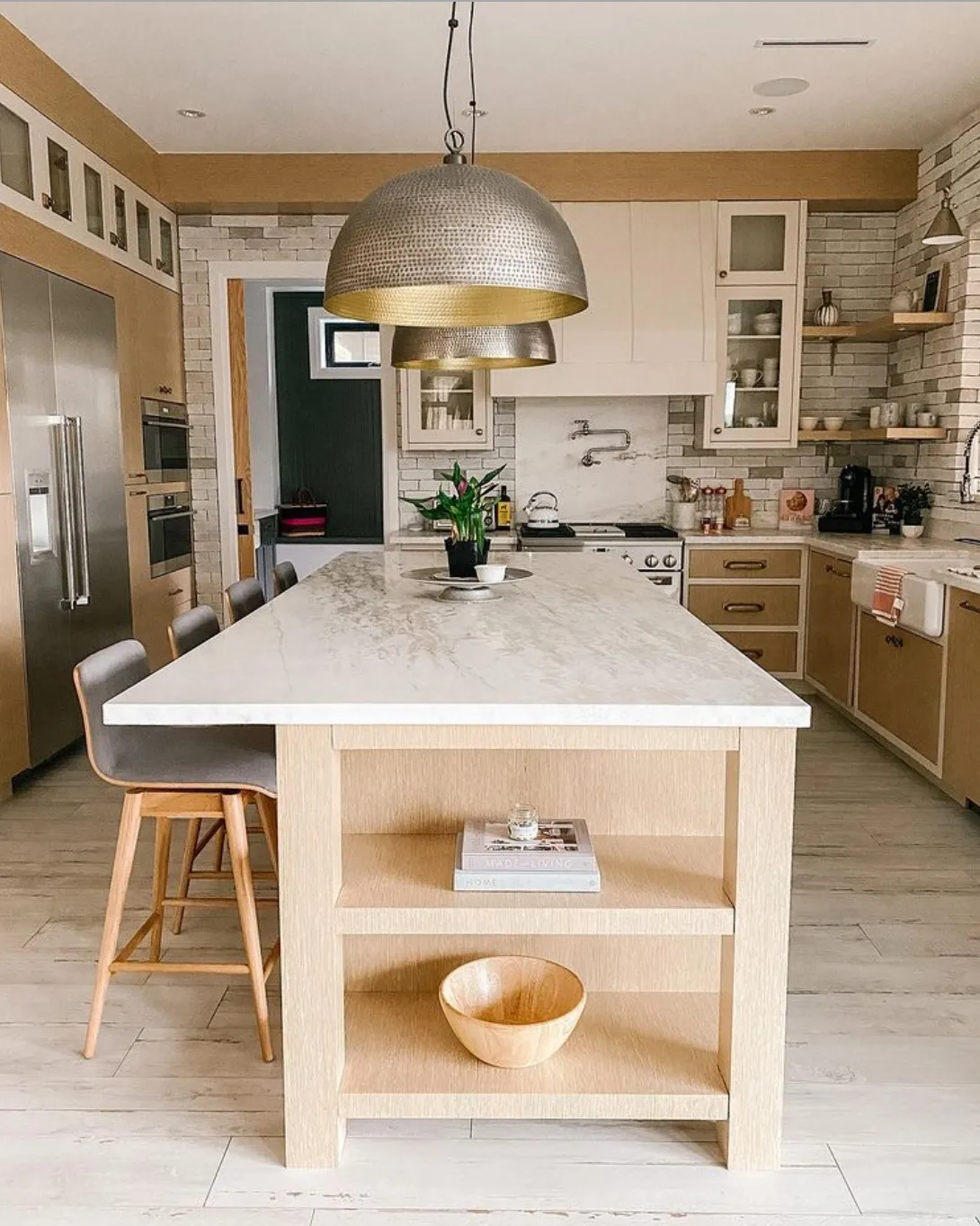 11162 exposed wood beams