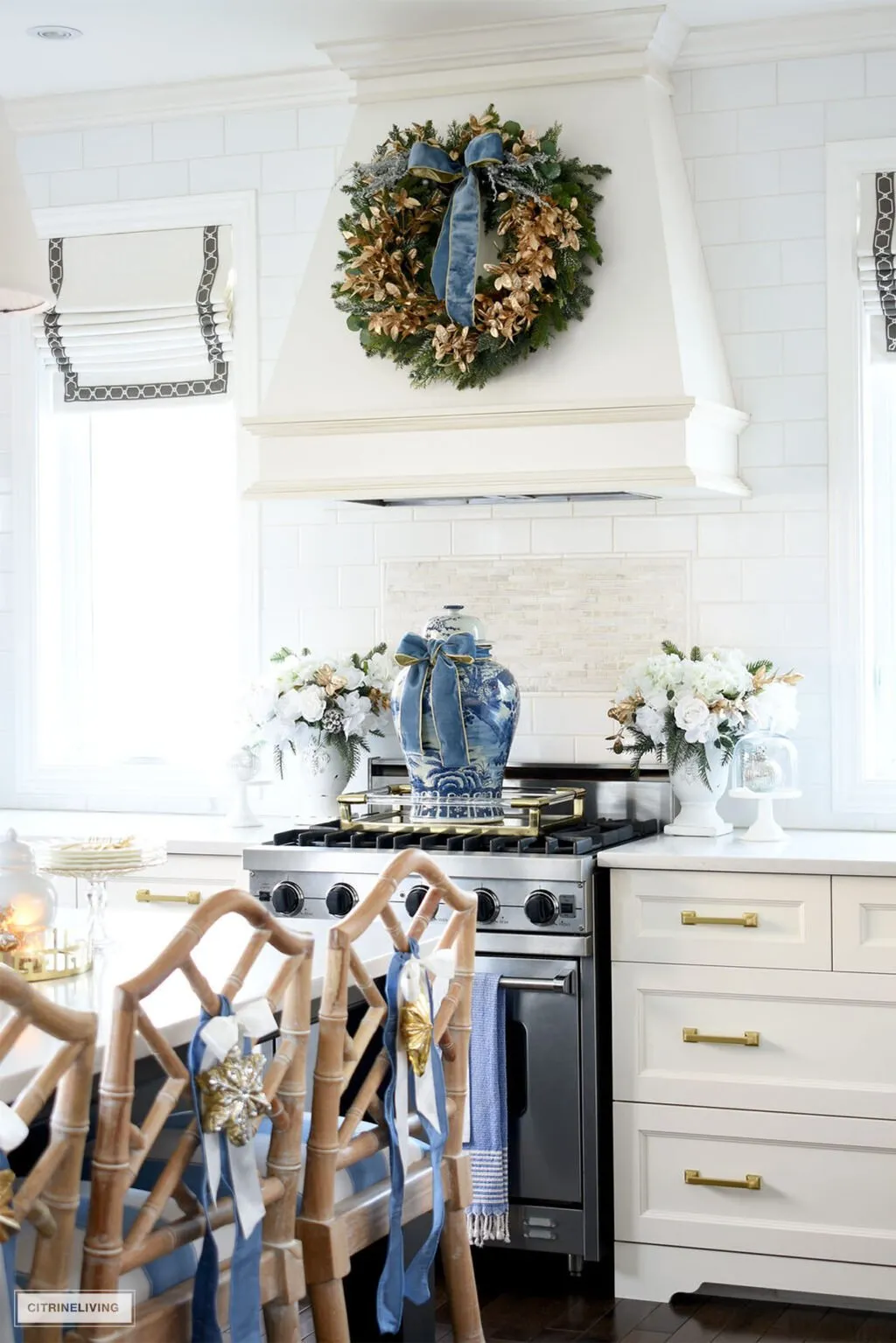 11244 golden christmas kitchen overview
