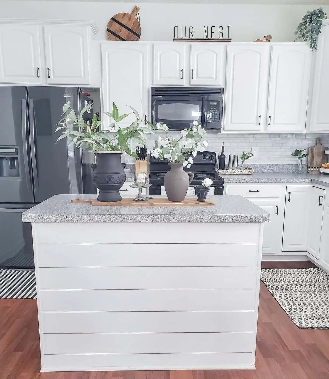 11245 black and white kitchen countertops