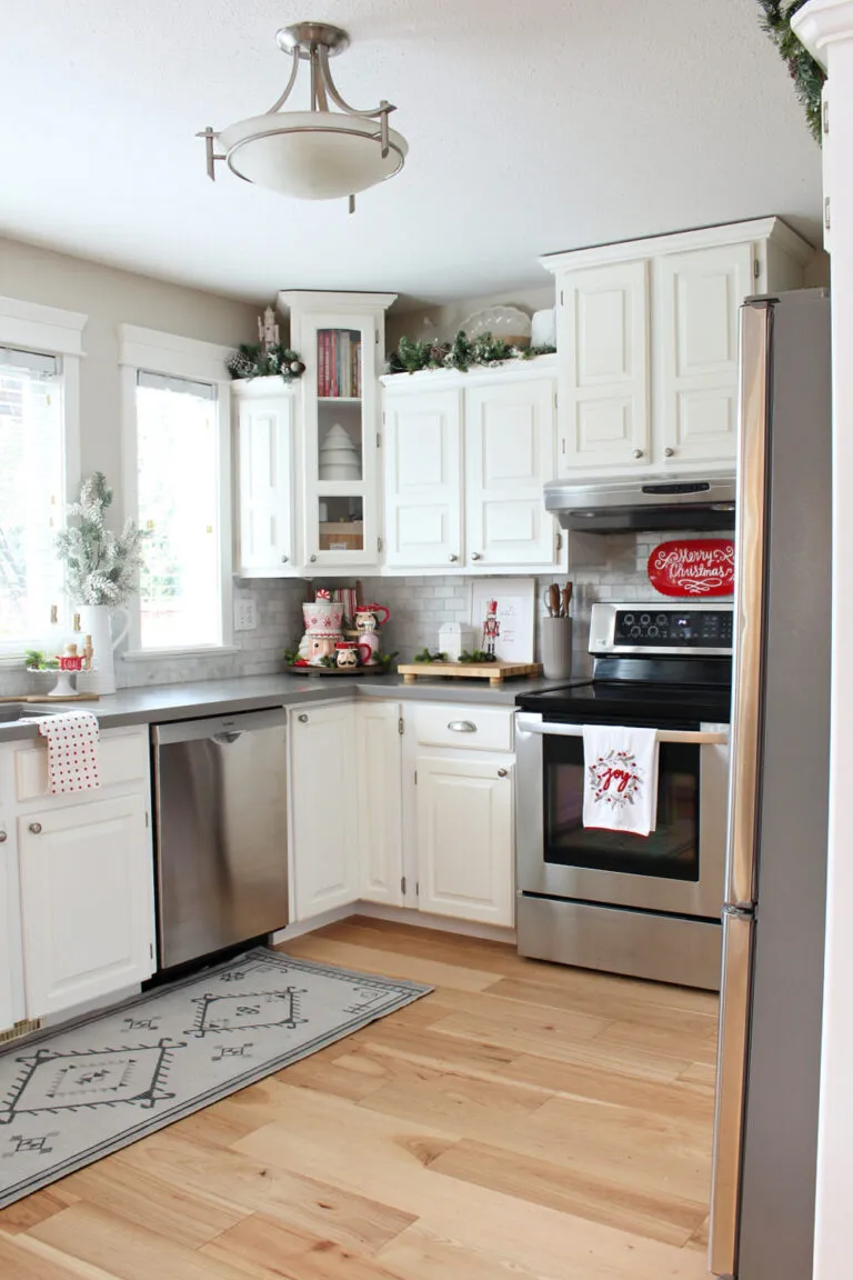 11309 christmas kitchen decor nutcracker 3