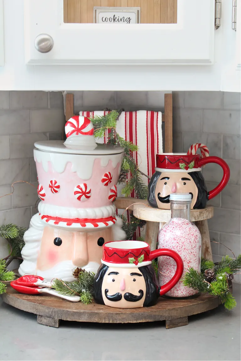 11309 christmas kitchen decor nutcracker 5