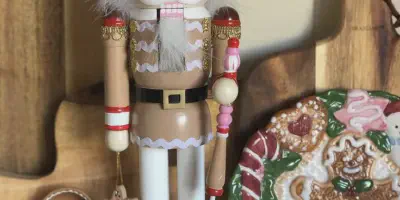 /img/11309-christmas-kitchen-decor-nutcracker-7.webp